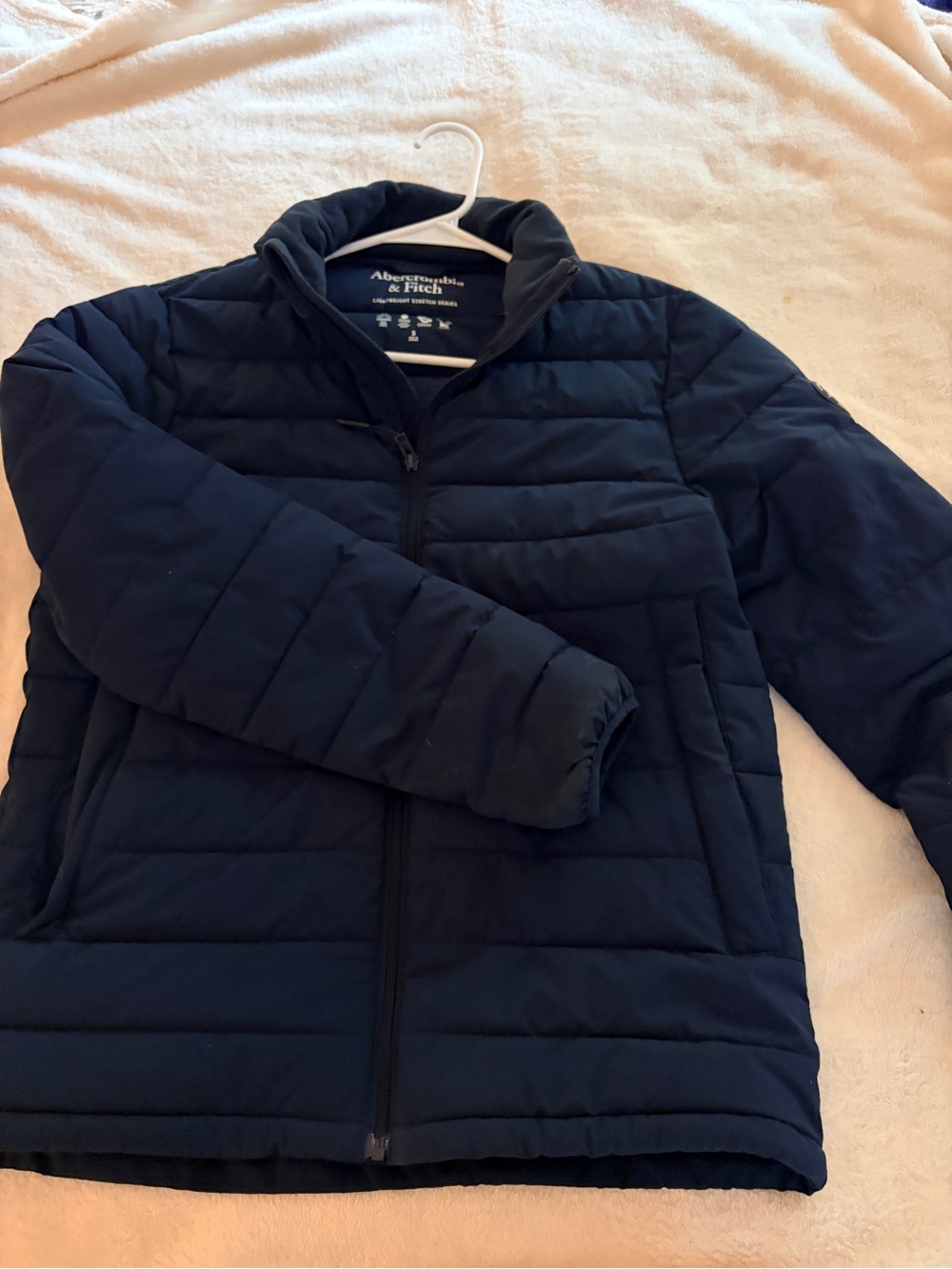 Abercrombie & Fitch Women’s Dark Navy Quilted Puffer Jacket